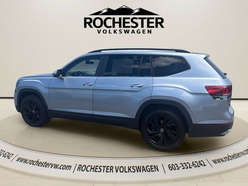 Used 2022 Volkswagen Atlas SE w/ Panoramic Sunroof Package AWD/4WD image 3