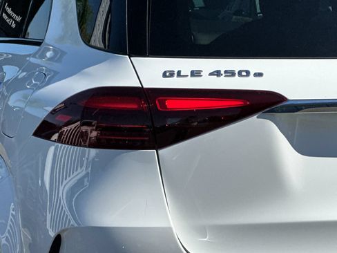 Certified 2025 Mercedes-Benz GLE 450e 4MATIC image 35
