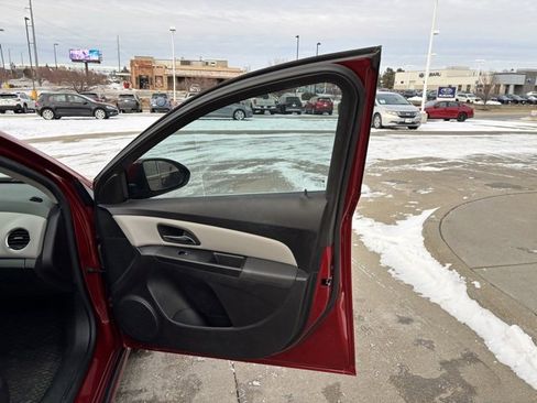 Used 2014 Chevrolet Cruze Eco image 22