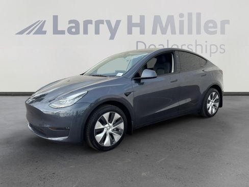 Used 2023 Tesla Model Y Long Range image 1