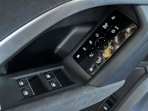 New 2025 Audi SQ5 Premium w/ Convenience Package image 16