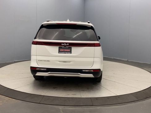 Used 2022 Kia Carnival SX Prestige FWD image 4