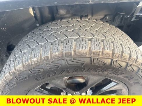 Used 2024 Jeep Gladiator Sport AWD/4WD image 6