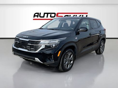 Used 2025 Kia Seltos LX image 3