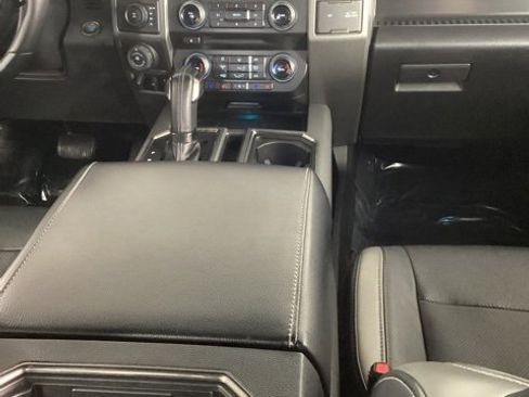 Used 2017 Ford F150 Raptor w/ Equipment Group 802A Luxury image 20