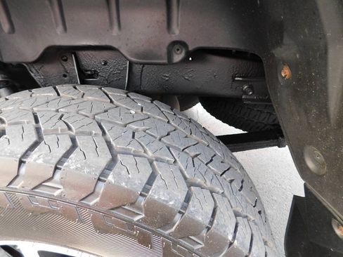 Used 2016 Toyota Tundra SR5 w/ TRD Off Road Package AWD/4WD image 27