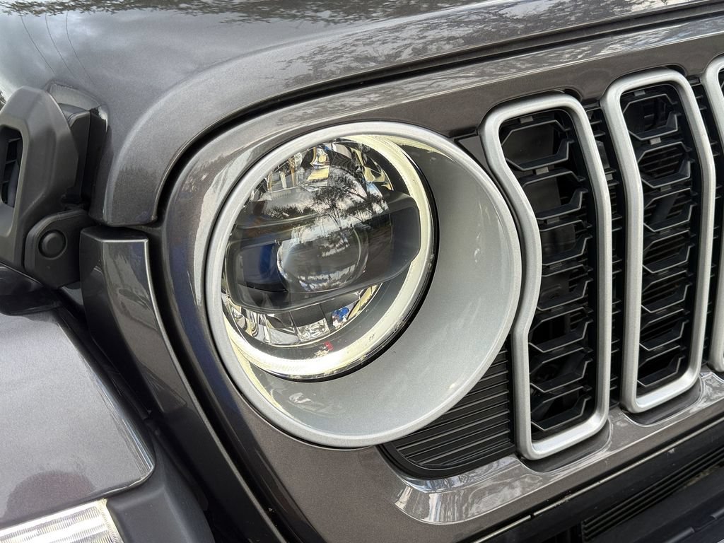 Used 2026 Jeep Wrangler Unlimited Sahara AWD/4WD image 9