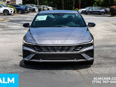 Used 2025 Hyundai Elantra Sport FWD image 11
