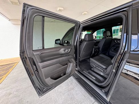 Used 2022 Chevrolet Suburban RST w/ Luxury Package RWD image 20