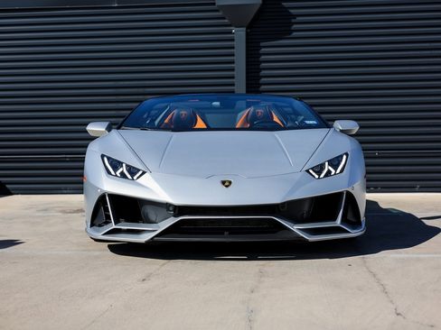 Used 2023 Lamborghini Huracan EVO image 10