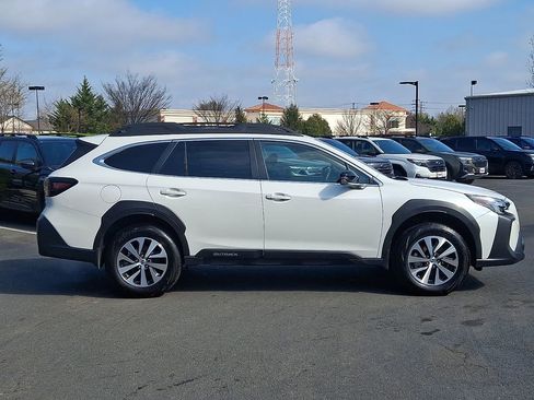 Used 2025 Subaru Outback Premium image 7