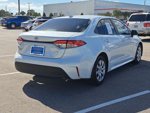 Certified 2025 Toyota Corolla LE image 3