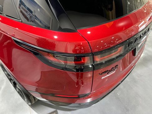 Used 2018 Land Rover Range Rover Velar R-Dynamic SE AWD/4WD image 28