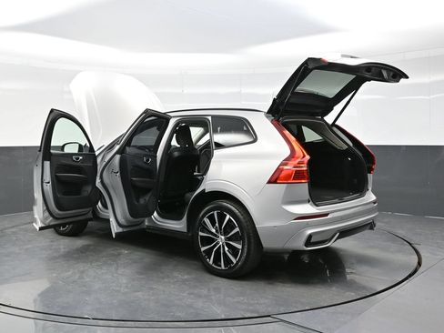 Used 2025 Volvo XC60 B5 Plus AWD/4WD image 46
