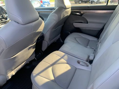 Used 2020 Toyota Highlander Limited AWD/4WD image 14