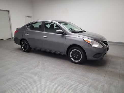Used 2019 Nissan Versa SV image 11