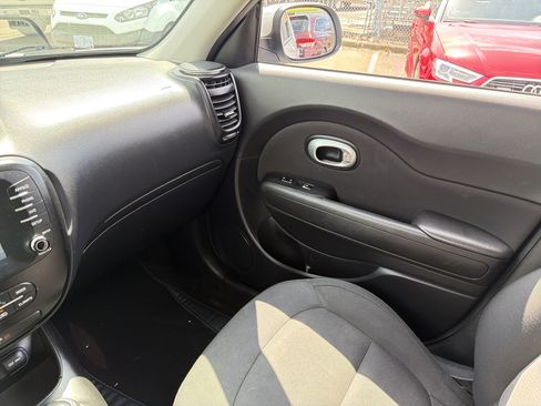 Used 2019 Kia Soul + FWD image 25