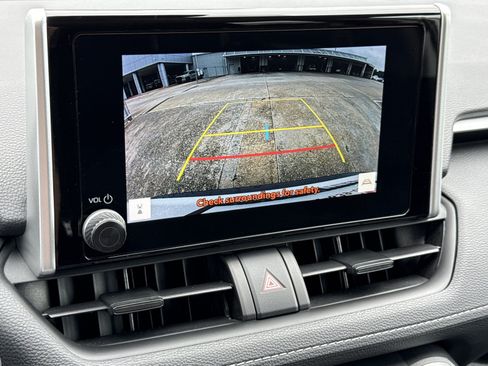 Used 2024 Toyota RAV4 XLE FWD image 23