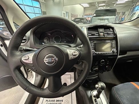 Used 2015 Nissan Versa Note SR w/ SR Convenience Package FWD image 9
