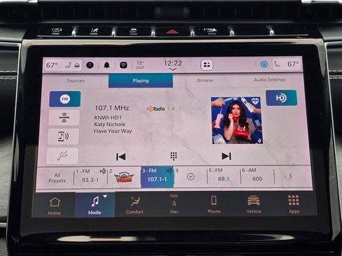 Certified 2023 Jeep Grand Cherokee Limited w/ Black Appearance Package AWD/4WD image 32