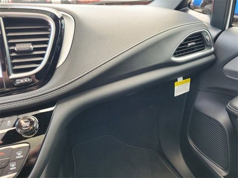 New 2026 Chrysler Pacifica Limited w/ S Appearance Package image 25