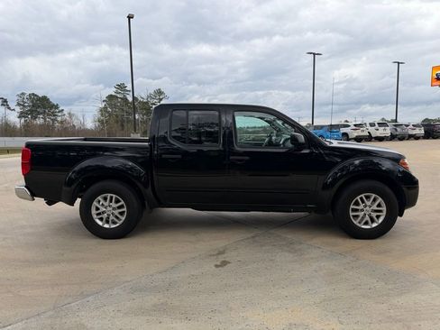 Used 2016 Nissan Frontier SV image 6