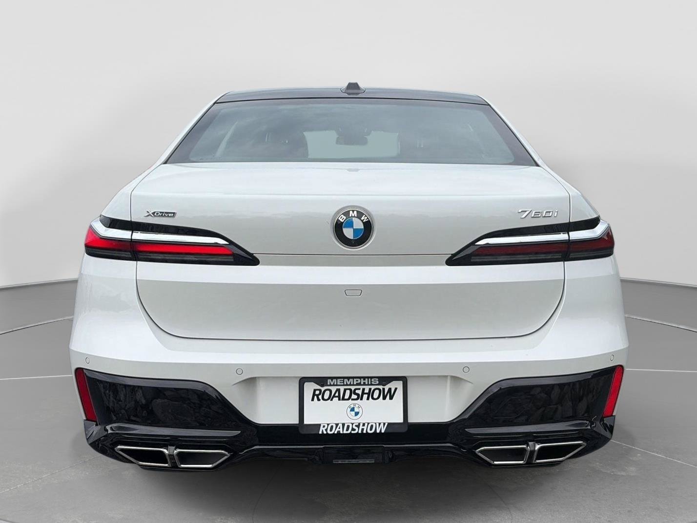 Used 2024 BMW 760i xDrive w/ Executive Package AWD/4WD image 5