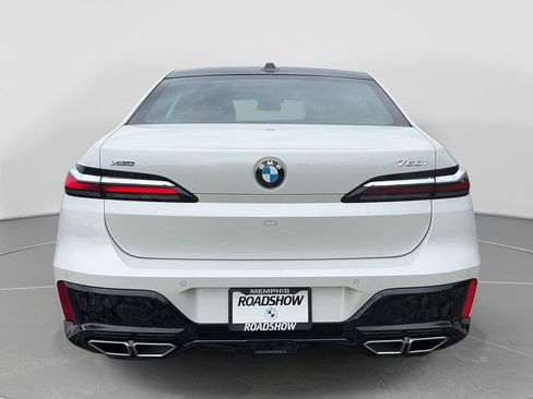 Used 2024 BMW 760i xDrive w/ Executive Package AWD/4WD image 5