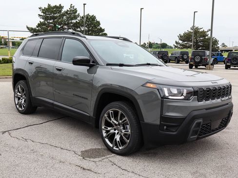 New 2026 Jeep Cherokee Laredo AWD/4WD image 4