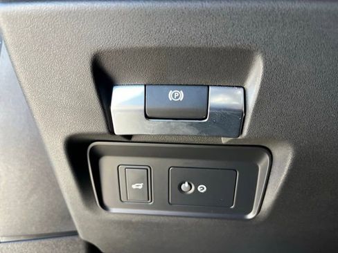 Used 2023 Land Rover Range Rover Evoque S image 15