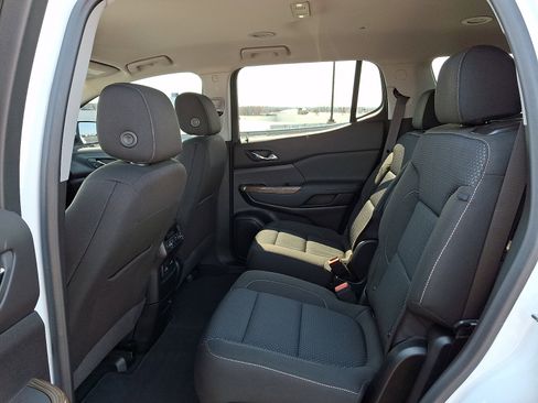 Certified 2023 GMC Acadia SLE w/ Driver Convenience Package image 11