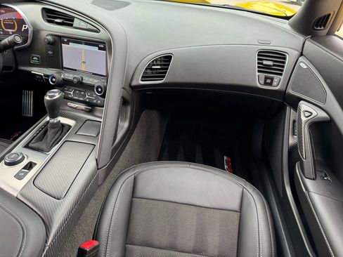 Used 2015 Chevrolet Corvette Z06 w/ Z07 Performance Package image 34