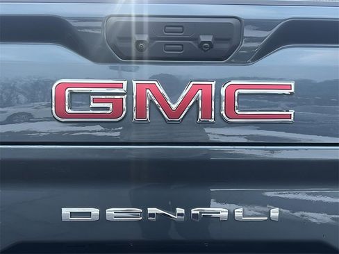 Used 2020 GMC Sierra 2500 Denali w/ Denali Ultimate Package image 18