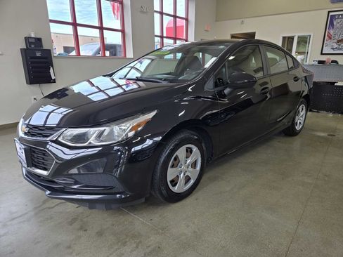 Used 2017 Chevrolet Cruze LS FWD image 2