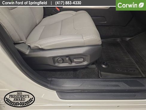Used 2024 Toyota Tundra Limited AWD/4WD image 11