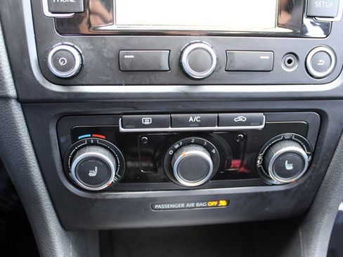 Used 2014 Volkswagen Jetta TDI image 25