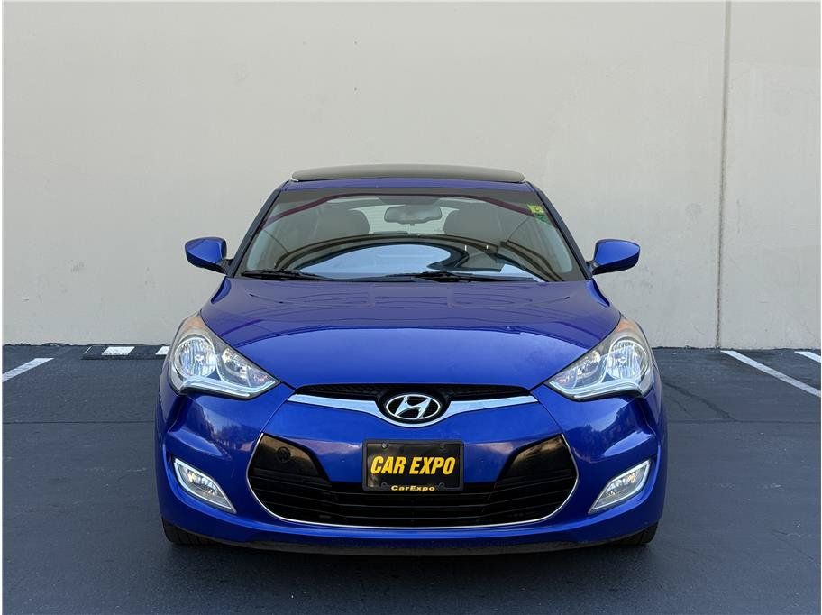 Used 2014 Hyundai Veloster w/ Style Package 02 FWD image 2