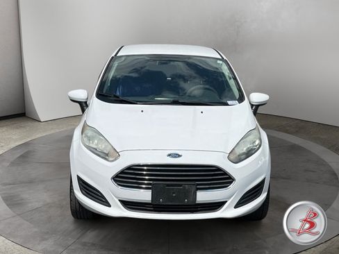 Used 2017 Ford Fiesta SE FWD image 2