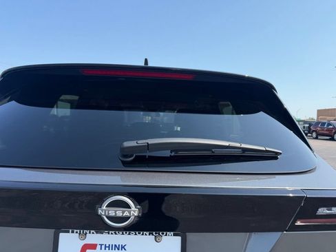 Used 2025 Nissan Kicks SV FWD image 16
