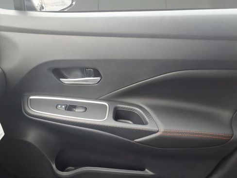New 2025 Nissan Versa SR w/ Trunk Package FWD image 22