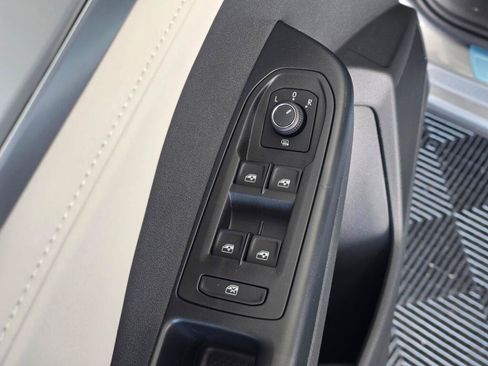 New 2026 Volkswagen Taos SE AWD/4WD image 22