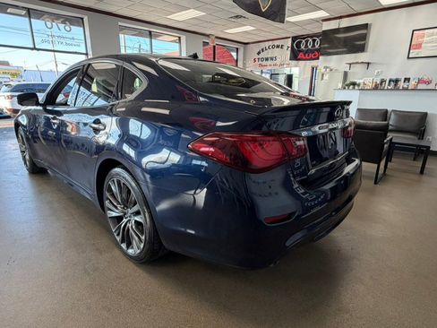 Used 2019 INFINITI Q70 Luxe RWD image 8