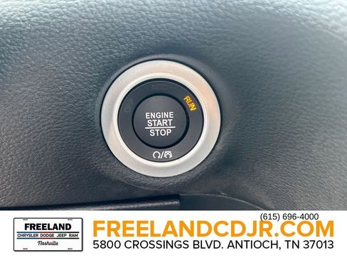 New 2026 Chrysler Pacifica Select image 14