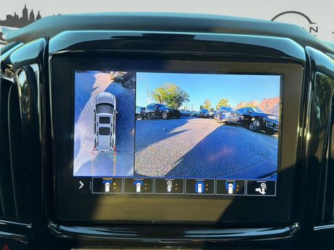 Used 2021 Chevrolet Traverse High Country AWD/4WD image 19