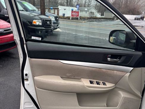 Used 2013 Subaru Legacy 2.5i image 19