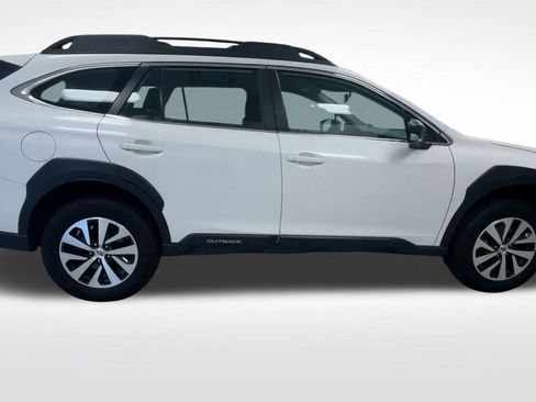 Used 2024 Subaru Outback 2.5i image 9