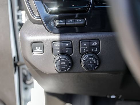 Used 2025 Chevrolet Silverado 1500 ZR2 w/ Technology Package AWD/4WD image 17