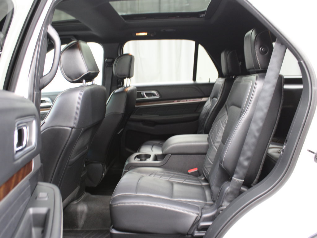 Used 2016 Ford Explorer Platinum AWD/4WD image 16