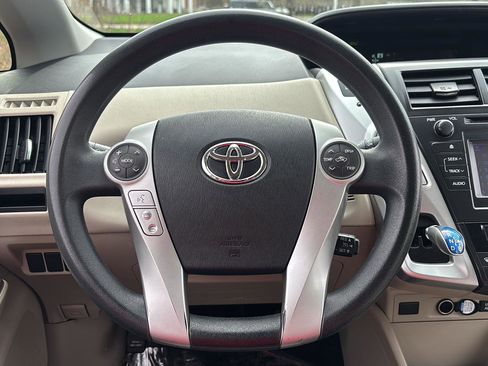 Used 2012 Toyota Prius V Three image 28
