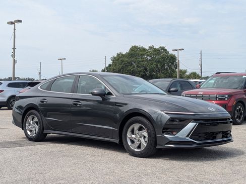 Used 2026 Hyundai Sonata SE FWD image 2